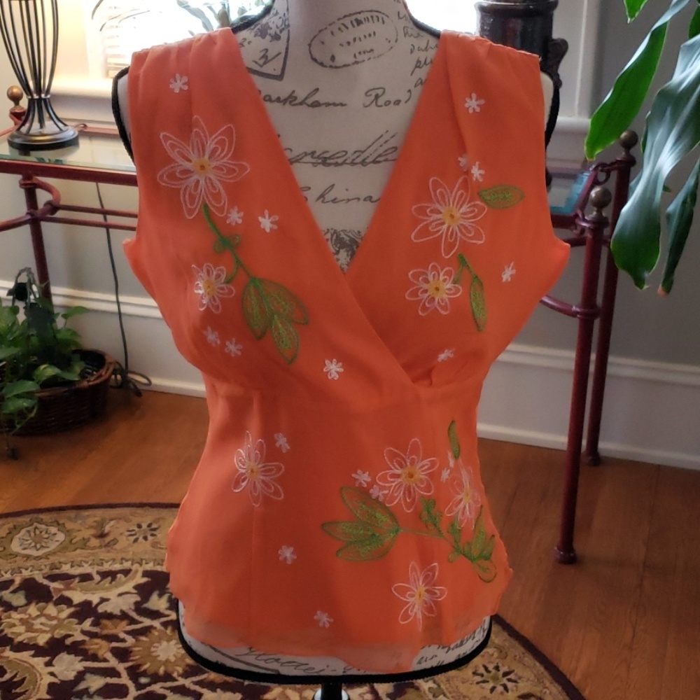 100% Silk Sleeveless V-neck Top